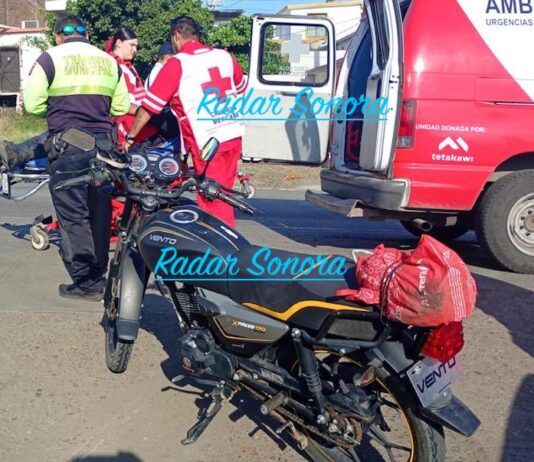 Motociclista herido al chocar frente a la terminal Pemex