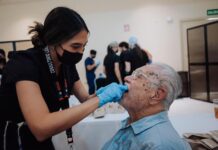 Apoya Toño Astiazarán a adultos mayores con más de 2 mil prótesis dentales