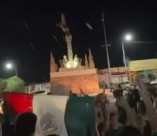 Joven es golpeado en el Angel de la Independencia, por haber agredido a su esposa
