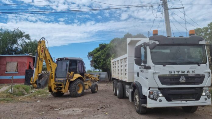 Refuerzan acciones preventivas con limpieza de arroyos ante temporada de lluvias; logran retirar 15 toneladas de basura y escombro en dos días de trabajo.