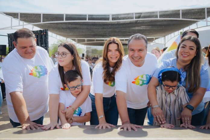 Inician Toño Astiazarán y Patty Ruibal construcción de Parque para Niñas y Niños con Autismo; es el primero en el país; junto a niñas, niños y familias, dieron arranque a la primera etapa que forma parte de la Unidad de Deporte Adaptado.