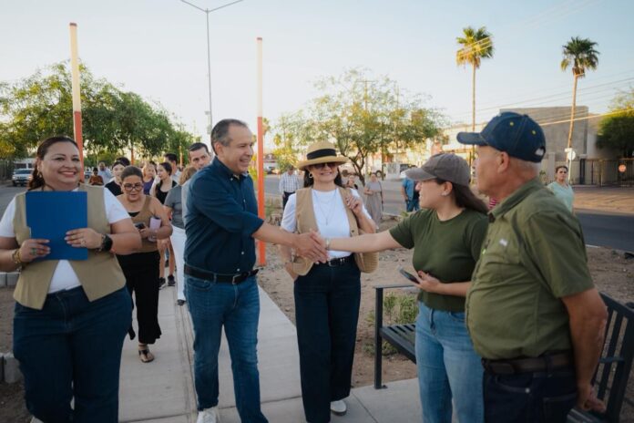 Motiva Toño Astiazarán participación ciudadana al entregar obra de CRECES en colonia Nuevo Horizonte; se modernizaron los “Camellones Olivares” con iluminación LED, cámara de vigilancia y botón de alerta como parte del programa Camina Segura.