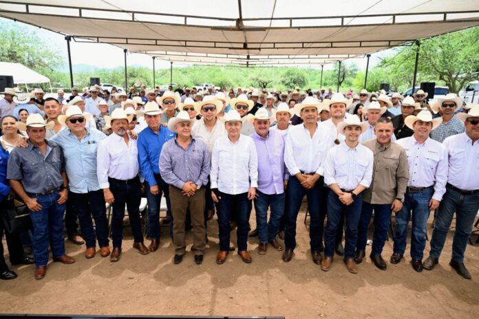 Con apoyo de presidenta Sheinbaum, Gobernador Durazo inicia construcción de Subasta ganadera de la sierra en Moctezuma; el proyecto beneficiará a más de 8 mil productores de 23 municipios, al mejorar los precios de venta y reducir los costos de traslado.