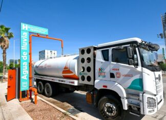 Capta primera agua de lluvia sistema pluvial del paso a desnivel Colosio y Solidaridad