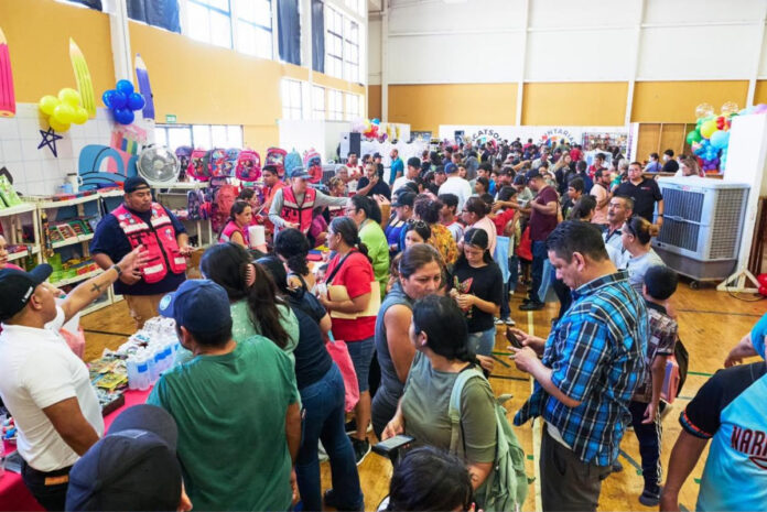 Bazar Escolar de DIF beneficia economía de familias para siguiente regreso a clases; permitirá comprar los útiles escolares con descuentos que van desde el 40 al 60%.