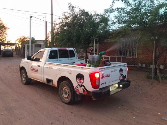 Atienden de manera inmediata situación derivada de lluvias en Nogales; esta tarde se fumigará contra el dengue en colonias afectadas para eliminar mosquitos adultos, no criaderos; retira el agua acumulada para evitar criaderos de mosquitos para reducir riesgo de dengue.