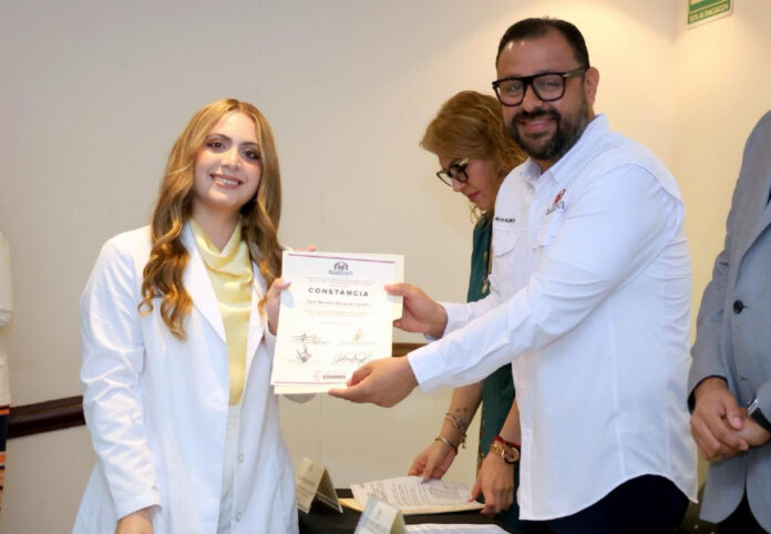 Estudiantes de medicina culminan internado en ISSSTESON; 25 en total, de las carreras de odontología, medicina, fisioterapia y enfermería.