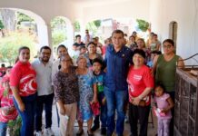 Mochilas que llevan más que útiles: Ramón Flores acerca apoyos a familias de Guaymas