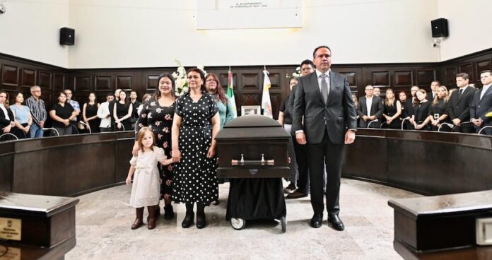 Honra Gobierno Municipal memoria del arquitecto José Eufemio Carrillo Atondo; familiares, autoridades y personal municipal reconocieron la trayectoria y aportaciones del exdirector general del IMPLAN al desarrollo de Hermosillo.