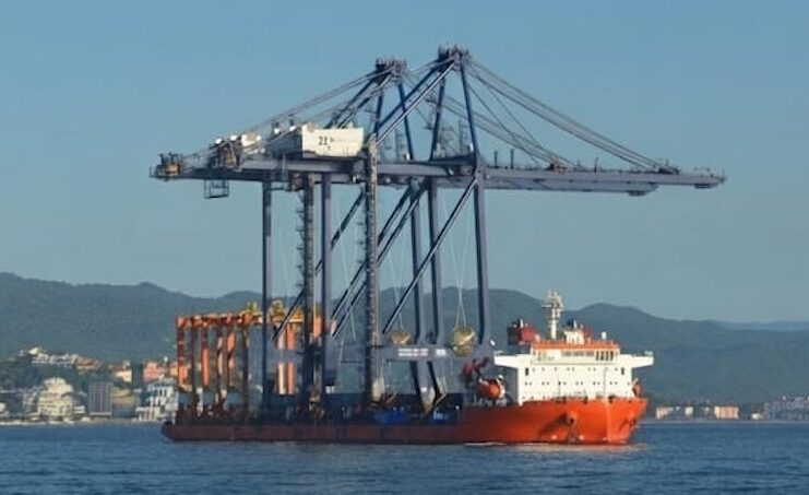 Llegan en septiembre al puerto dos grúas para manejo de contenedores