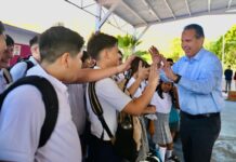 Realiza Toño Astiazarán donación de equipo de cómputo a secundaria 9, “Arq. Gustavo F. Aguilar Beltrán” en inicio de ciclo escolar