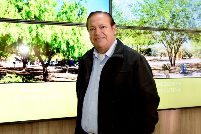 Reconoce Gobierno de Hermosillo legado del arquitecto José E. Carrillo Atondo; el presidente municipal Antonio Astiazarán Gutiérrez expresó sus condolencias por el fallecimiento de quien dedicó más de 30 años al desarrollo urbano y la planeación de la ciudad.
