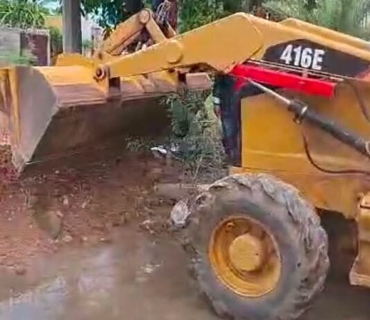Continúan trabajos de rehabilitación del colector sanitario de 36 pulgadas en la colonia Sahuaro