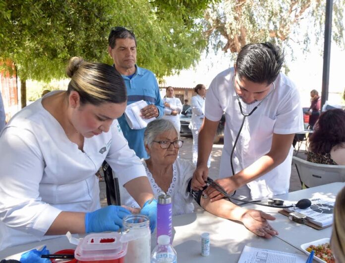 Tendrán familias de Los Jardines jornada gratuita de servicios de salud; la Dirección de Salud Pública Municipal ofrecerá el jueves 13 de agosto consultas preventivas, detección de enfermedades, atención odontológica, psicológica, Papanicolaou y examen de la vista con entrega de lentes.