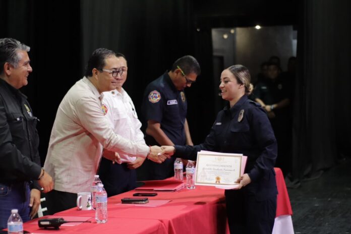 Reconoce Ayuntamiento a Bomberos; por su entrega, valentía y compromiso con la sociedad.