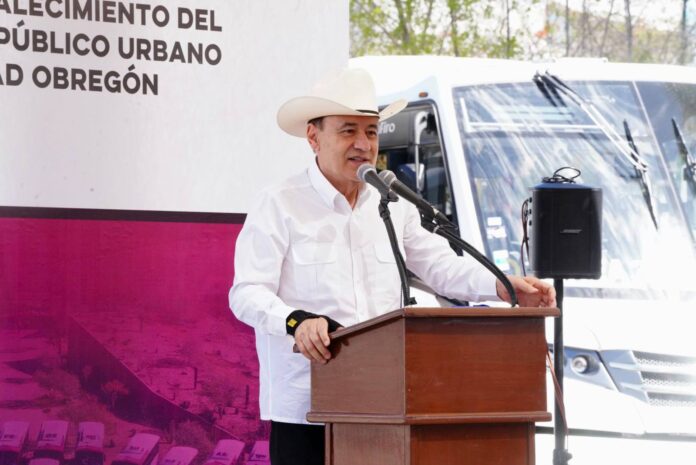 2Gobernador Durazo cumple con entrega de nuevas unidades de transporte urbano para Ciudad Obregón; se integrarán siete nuevas unidades a las líneas 11 y 14.