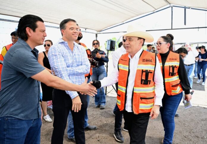 A 55% el avance de la modernización de la Carretera Hermosillo-Bahía de Kino”: Gobernador Durazo; concluirá a más tardar el 30 de octubre, de acuerdo con el compromiso establecido con las empresas constructoras.