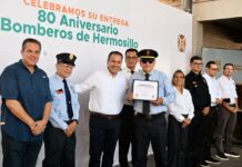 Reconoce Toño Astiazarán a fundadores del Departamento de Bomberos por su labor a favor de hermosillenses