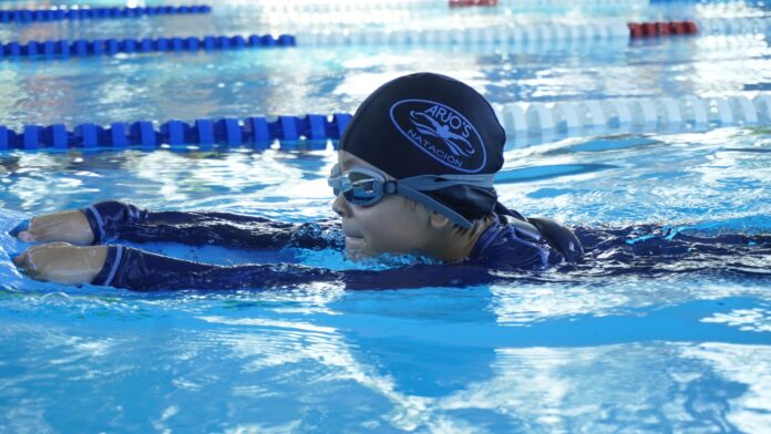Celebra Ayuntamiento competencia interna de natación; como una manera de promover la actividad física, la disciplina y el bienestar en niños y jóvenes.