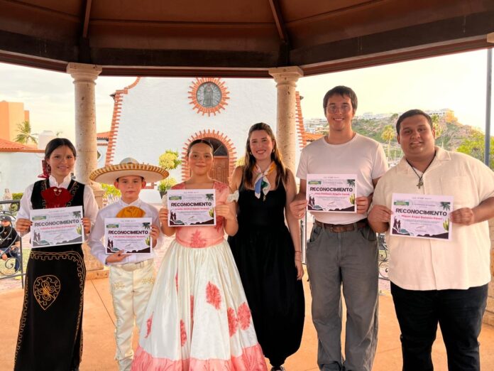 Realiza Ayuntamiento Mercadito Hecho en Guaymas 2026; con la participación de trece emprendedoras que compartieron sus productos y servicios.