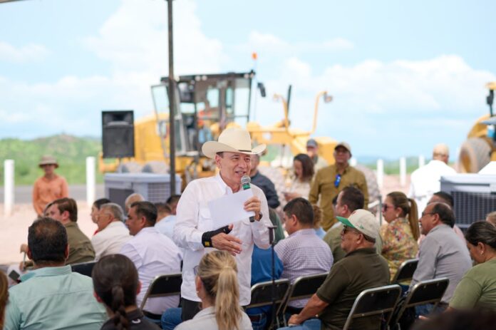 Gobernador Durazo refuerza acciones en carreteras y municipios ante registro de lluvias; mantienen atención en vialidades que fueron impactadas por deslaves, derrumbes, socavones y corrientes de agua.