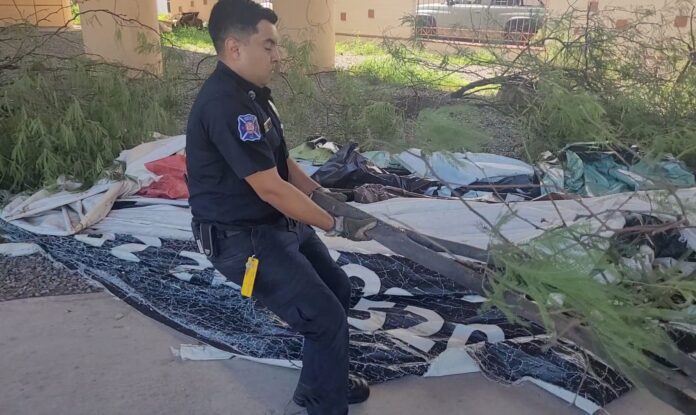 Atienden reportes por lluvias y fuertes vientos; personal de distintas dependencias municipales trabaja en la atención de árboles caídos, postes con riesgo, daños en infraestructura, entre otros.