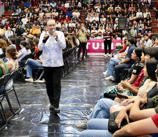 Gobernador Durazo garantiza con becas permanencia universitaria de 14 mil estudiantes de Cajeme y Navojoa