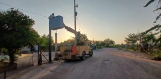 Continúan trabajos de reparación de alumbrado público en comunidades del valle
