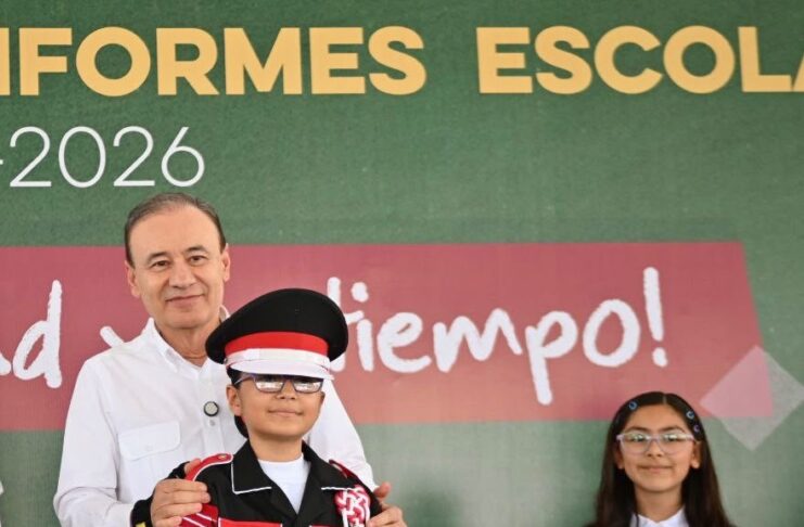 Entrega Gobernador Durazo más de 35 mil uniformes gratuitos en Cajeme antes del inicio de ciclo escolar