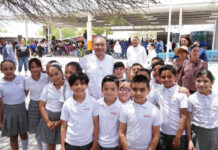 Arranca Gobernador Durazo entrega de más de 109 mil uniformes escolares gratuitos en Hermosillo