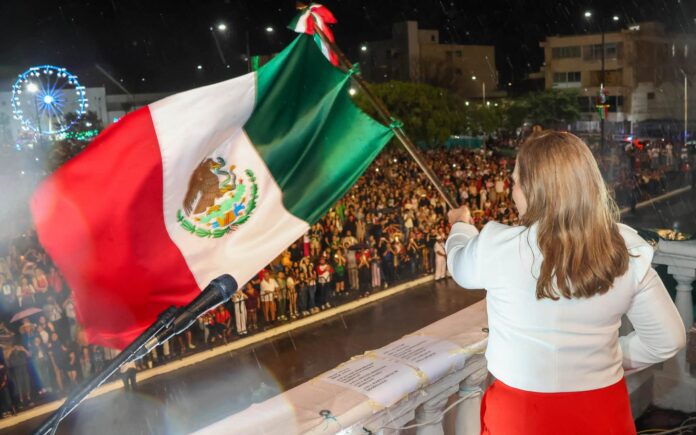 Celebra Ayuntamiento de el 216 aniversario del Grito de Independencia; honran la memoria de los héroes que dieron patria y libertad a México.