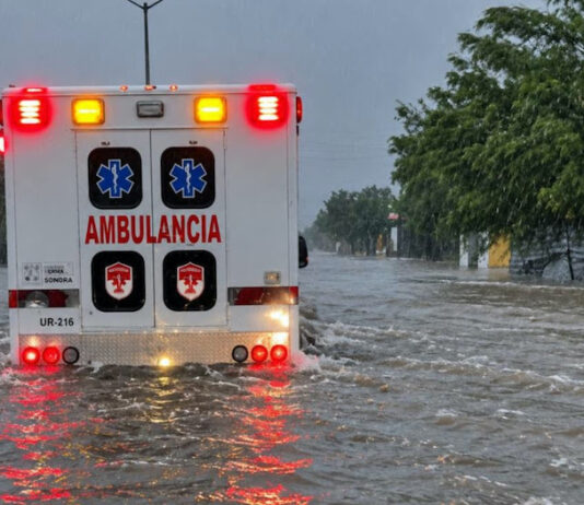 Evacuan a mujer con trabajo de parto en el valle