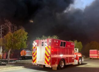 Atienden Bomberos incendio en sector del Parque Industrial