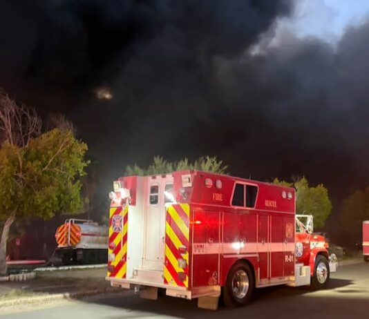 Atienden Bomberos incendio en sector del Parque Industrial