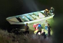 Rescatan a joven que cayó a un barranco, desde una altura de 25 metros