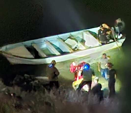 Rescatan a joven que cayó a un barranco, desde una altura de 25 metros