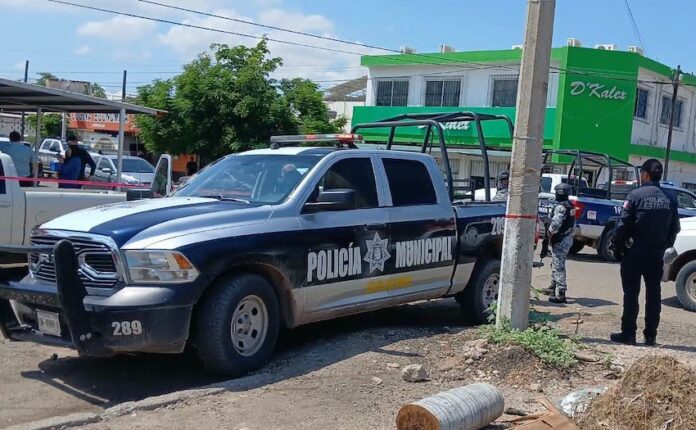 Investigan ejecución a balazos de taquero; los hechos ocurrieron este día en la colonia Reforma mientras atendía el negocio; no hay detenidos.