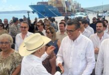 Acompaña Ramón Flores al gobernador Alfonso Durazo en la recepción de nuevas grúas portuarias para Guaymas
