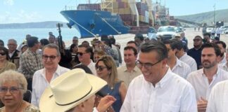 Acompaña Ramón Flores al gobernador Alfonso Durazo en la recepción de nuevas grúas portuarias para Guaymas
