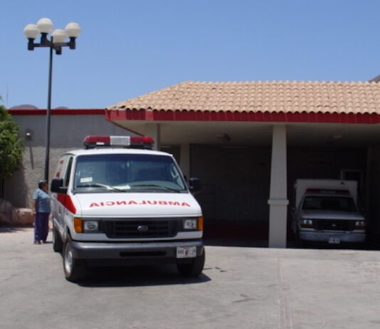 Se disgusta con el patrón, le echa gasolina y le prende fuego