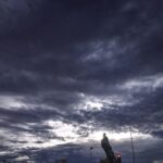 Para hoy lunes continuarán los efectos del monzón; con el desarrollo de varios núcleos de tormentas, con rachas de viento intensas y descargas eléctricas, en distintas regiones de la entidad.