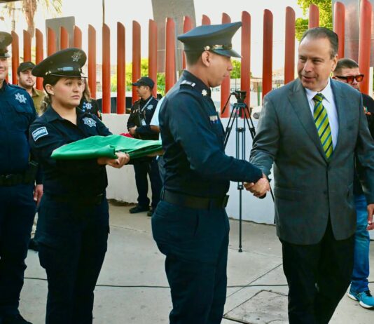 Encabeza Toño Astiazarán ceremonia cívica por inicio del mes patrio