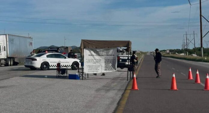 Mantienen vigilancia en carreteras de Sonora para prevenir retenes ilegales, acciones coordinadas de parte de autoridades de seguridad de los tres niveles de Gobierno.