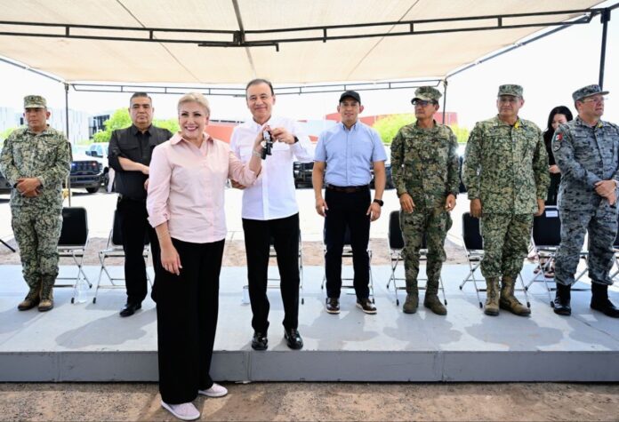 Gobernador Durazo fortalece instituciones de seguridad con entrega de 73 nuevas unidades; se han adquirido 923 nuevas patrullas, una inversión histórica que ha permitido renovar y ampliar el parque vehicular de las corporaciones de seguridad.