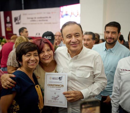 Durazo y Sedatu aseguran el patrimonio de familias sonorenses con entrega de escrituras y créditos liquidados