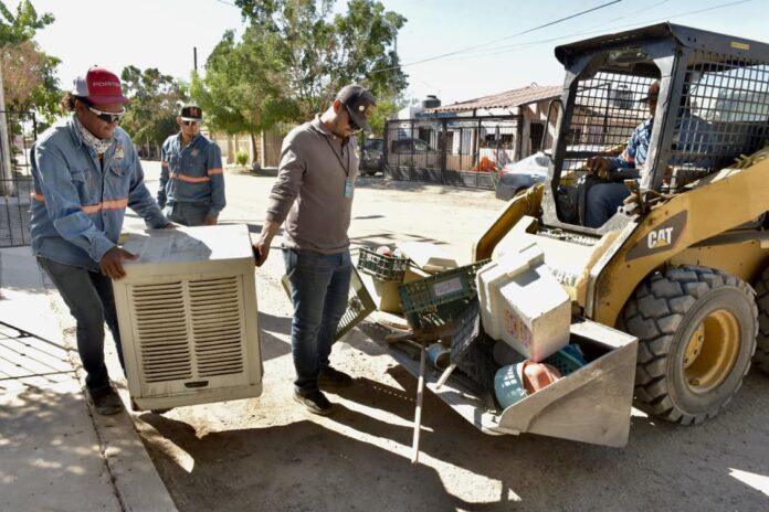 Llevará Ayuntamiento de Hermosillo jornada de descacharre al Poblado Miguel Alemán; cuadrillas de Salud Pública y Servicios Públicos recorrerán diversos sectores este jueves 24 de septiembre a partir de las 8:00 horas para retirar materiales en desuso.