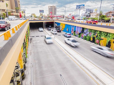 Mejora Toño Astiazarán movilidad en Hermosillo con paso a desnivel, rehabilitación vial y nuevo libramiento; más de 1.3 millones de metros cuadrados de vialidades modernizadas y avance de 3.8 km en el Libramiento Norponiente consolidan una ciudad más ágil y segura.