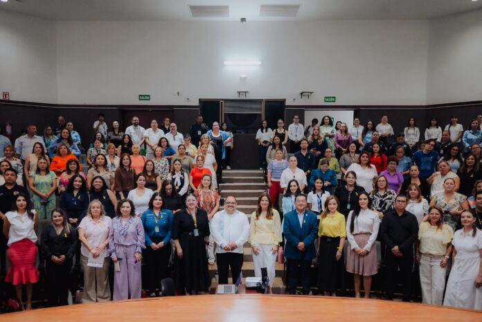 Impulsa Patty Ruibal capacitación para atender situaciones de crisis; primeros respondientes y profesionales de psicología recibieron capacitación para fortalecer sus herramientas de intervención y prevención.