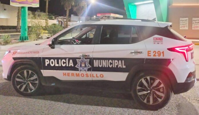 Pareja es atacada a machetazos por un sujeto; la Policía detuvo y puso a disposición del MP, al responsable, de nombre Víctor Guadalupe