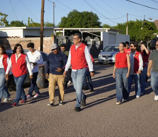 Ramón Flores fortalece el diálogo ciudadano durante recorrido por la Colonia Bicentenario